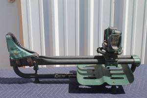 lot 32 image: CALDWELL LEAD SLED DFT SHOOTING REST