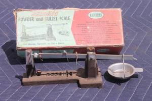 lot 34 image: REDDING POWDER AND BULLET SCALE
