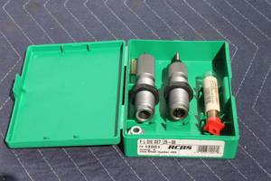 lot 49 image: RCBS FL DIE SET .25 - 06 WITH STORAGE CASE , 12001