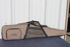 lot 63 image: CABELAS RANGER DELUXE RIFLE CASE