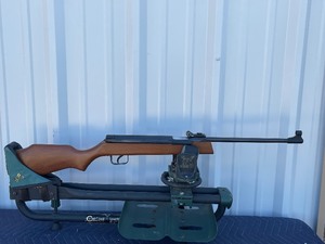 lot 5 image: HERCULES B7 SINGLE SHOT .5.5 .22 CALIBER RIFLE