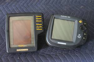 lot 158 image: TOTAL OF 2 HUMMINBIRD FISHFINDERS  565  TCRID-1 SEE PICS