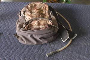 lot 165 image: REMINGTON WATER CANYON CAMO HYDRATION BACKPACK  STRAPS NEED REPAIR  SEE PICS
