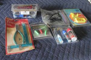 lot 169 image: MISC ARCHERY LOT - TUNING KIT,BOW TORQUE, SCREW IN ARROW POINTS AND MORE  SEE PICS