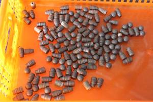 lot 173 image: LOT OF ROUND NOSE CASTING  BULLETS