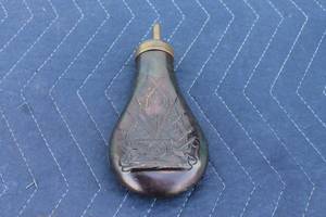 lot 77 image: CIVIL WAR ERA ANTIQUE POWDER FLASK