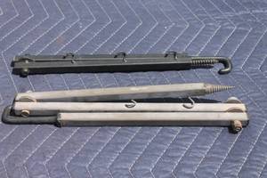 lot 102 image: TOTAL OF 2 MULTI-PURPOSE EZ HANGERS