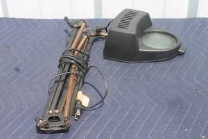 lot 10 image: VINTAGE SWING ARM MAGNIFIER LAMP&nbsp