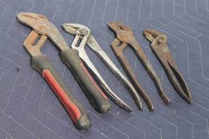 lot 25 image: TOTAL OF 4 ASSORTED BRANDSIZE ADJUSTABLE SLIP-JOINT PLIERS  SEE PICS&nbsp