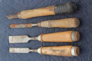 lot 28 image: TOTAL OF 4 VINTAGE 10 WOOD HANDLE FILES&nbsp