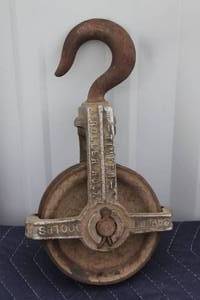 lot 42 image: VINTAGE TIMKEN ROLLER HOOK ,1000 CAPACITY&nbsp