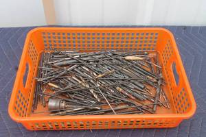 lot 44 image: GENEROUS AMOUNT OF ASSORTED BRANDSIZE&nbsp DRILL BITS , STORAGE CONTAINER INCLUDED&nbsp
