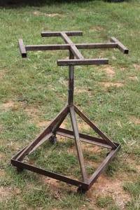 lot 53 image: STEEL FOUR SECTION&nbsp MOBILE&nbsp STAND ON WHEELS ,&nbsp 31 H&nbsp