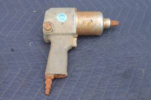 lot 54 image: PNEUMATIC AIR IMPACT WRENCH&nbsp