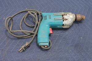 lot 55 image: CHICAGO ELECTRIC 348 POWER TOOL 38 VSR DRILL&nbsp