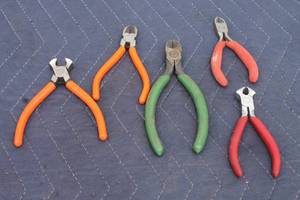 lot 71 image: TOTAL OF 5 ASSORTED SIZE NIPPER CUTTERS&nbsp