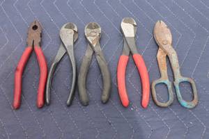 lot 73 image: TOTAL OF 5 ASSORTED DUNLAP DIAGONAL SNIPS COMBINATION PLIERS&nbsp