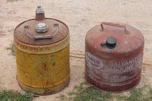 lot 83 image: VINTAGE GALVANIZED EAGLE BROWDER GASOLINE CAN&nbsp