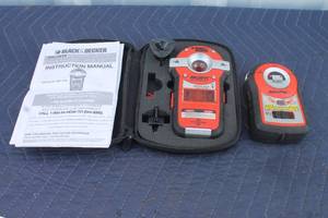 lot 102 image: TOTAL OF 2 BLACK &amp DECKER AUTO LEVELING LASERS BDL170 &amp BDL190S WITH BLACK &amp DECKER STORAGE CASE&nbsp