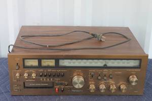 lot 107 image: VINTAGE PANASONIC RA-6600 8 TRACK PAYER RECEIVER&nbsp