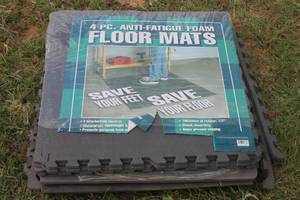 lot 126 image: TOTAL OF 11 ANTI FATIGUE FOAM FLOOR MATS&nbsp
