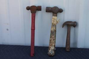 lot 154 image: TOTAL OF 3 ASSORTED HAMMERS&nbsp  SEE PICS&nbsp