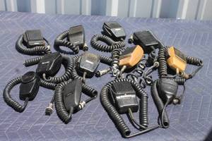 lot 170 image: TOTAL OF 12 VINTAGE ASSORTED BRAND CB MICROPHONES  SEE PICS&nbsp