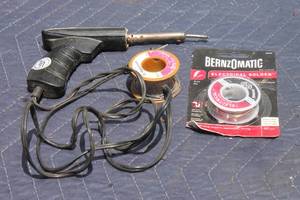 lot 173 image: RADIO SHACK 64-2066A ELECTRIC SOLDERING IRON WITH 2-SPOOLS OF SOLDER WIRE&nbsp