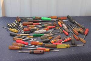 lot 181 image: GENEROUS AMOUNT ASSORTED BRAND SIZE SCREW DRIVERS  SEE PICS&nbsp