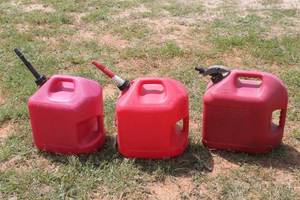 lot 182 image: TOTAL OF 3 SPILL PROOF 5-GALLON GAS CANS&nbsp