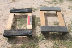 lot 190 image: TOTAL&nbsp OF 2 FURNITURE MOVING 4-WHEEL DOLLIES , 30 X 18&nbsp