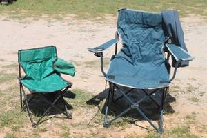 lot 196 image: ADULT &amp CHILD PORTABLE CAMP CHAIRS WITH CARRY BAGS&nbsp