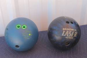 lot 208 image: TOTAL OF 2 COLUMBIA&nbsp BOWLING BALLS&nbsp