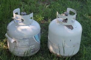 lot 229 image: TOTAL OF 2 PROPANE TANK  ONE APPEAR FULL&nbsp