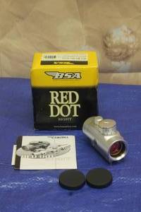 lot 12 image: BSA RED DOT SIGHT SCOPE RD3022SIL , IN ORIGINAL BOX&nbsp