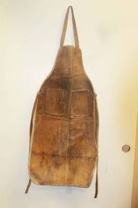 lot 19 image: MULTI POCKET LEATHER WORKSHOP APRON&nbsp