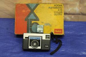 lot 29 image: VINTAGE KODAK INSTAMATIC X-15 COLOR CAMERA IN ORIGINAL BOX&nbsp