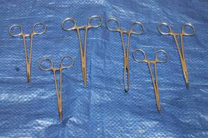 lot 49 image: TOTAL OF 6 ASSORTED STAINLESS STEEL WIRE TWISTER NEEDLE HOLDERS , AMICO,COLUMBIA,HD5,LAWTON,PAKISTAN&nbsp