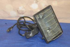 lot 50 image: T-3 LAMP ENGAGE PORTABLE WORKLIGHT LAMP&nbsp WITH CLAMP &amp HANDLE&nbsp