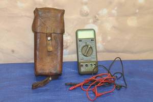 lot 52 image: WAVETEK DM25XT DIGITAL MULTIMETER WITH LEATHER&nbsp STORAGE CASE&nbsp