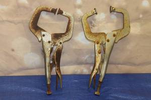 lot 53 image: TOTAL OF 2 VISE GRIP 10 LOCKING C-CLAMPS&nbsp