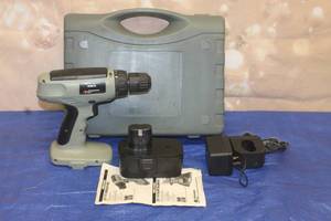 lot 54 image: PERFORMANCE TOOL W50018 CORDLESS DRILL&nbsp WITH BATTERY CHARGER &amp CASE&nbsp