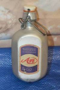lot 11 image: VINTAGE BELGIAN H.R MECHELEN 56498 METAL ARMY CANTEEN , 12 LITER&nbsp