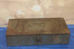 lot 67 image: VINTAGE METAL SAFE DEPOSIT BOX WITH HANDLE , 14 12 L X 4 H&nbsp