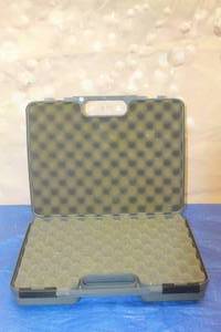 lot 106 image: GUN GUARD 16&nbsp HARD-SHELL PADDED 4- PISTOL GUN STORAGE CASE&nbsp