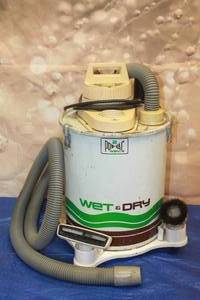lot 116 image: WALTON 2-WAY WETDRY POW-R-VAC SHOP VAC MODEL 5W  SEE PICS&nbsp