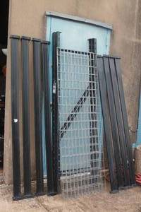 lot 122 image: &nbsp4-TIER&nbsp SHELF I-BEAM WELDED BLACK SHELVING UNIT , 77 W&nbsp X 24 D X 78 H ( HEAVY DUTY )