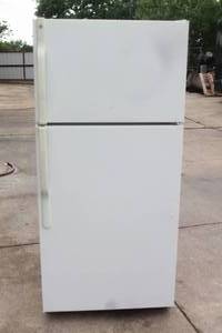 lot 123 image: GE GTS16DBEJRWW&nbsp 15.7 CU FT TOP-FREEZER REFRIGERATOR&nbsp