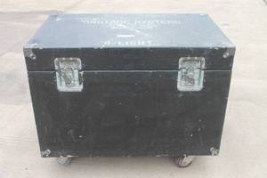 lot 125 image: LARGE HEAVY DUTY ROAD FLIGHT CASE ON CASTERS , 39 W X 24 X 31 H  SEE PICS&nbsp