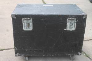 lot 126 image: LARGE HEAVY DUTY ROAD FLIGHT CASE ON CASTERS , 39 W X 24 X 30 H  SEE PICS&nbsp